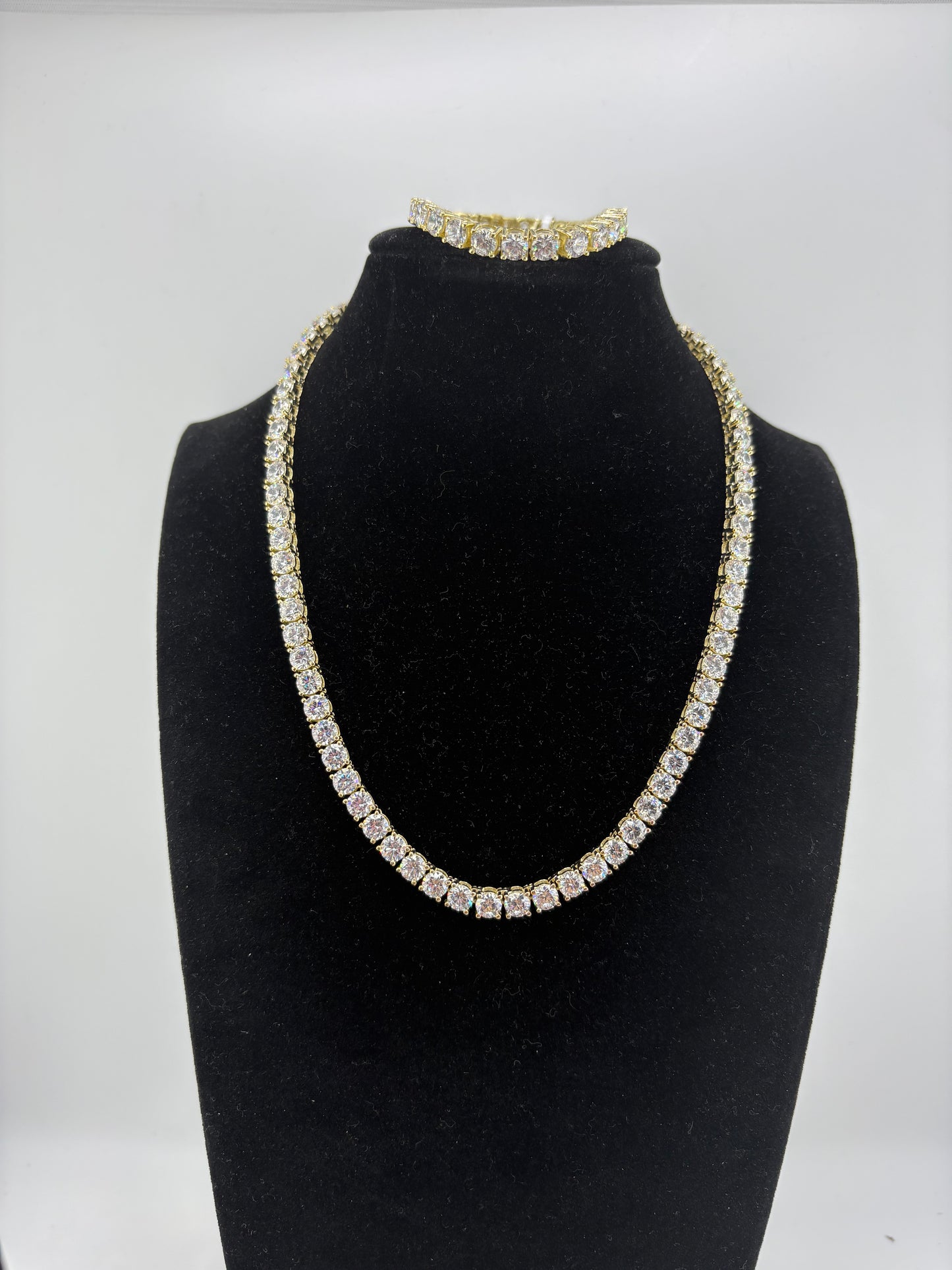 10K Gold Bracelet Size 8