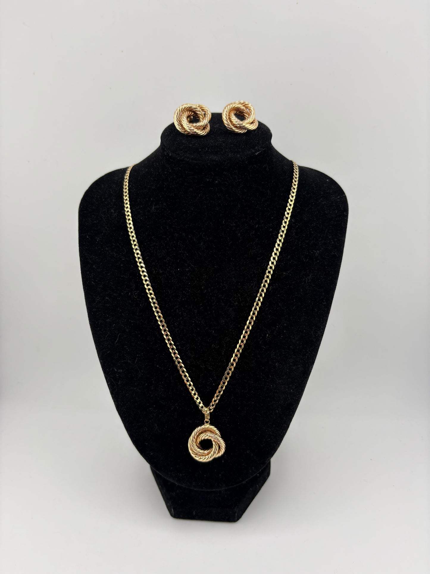 10K Necklace 18IN