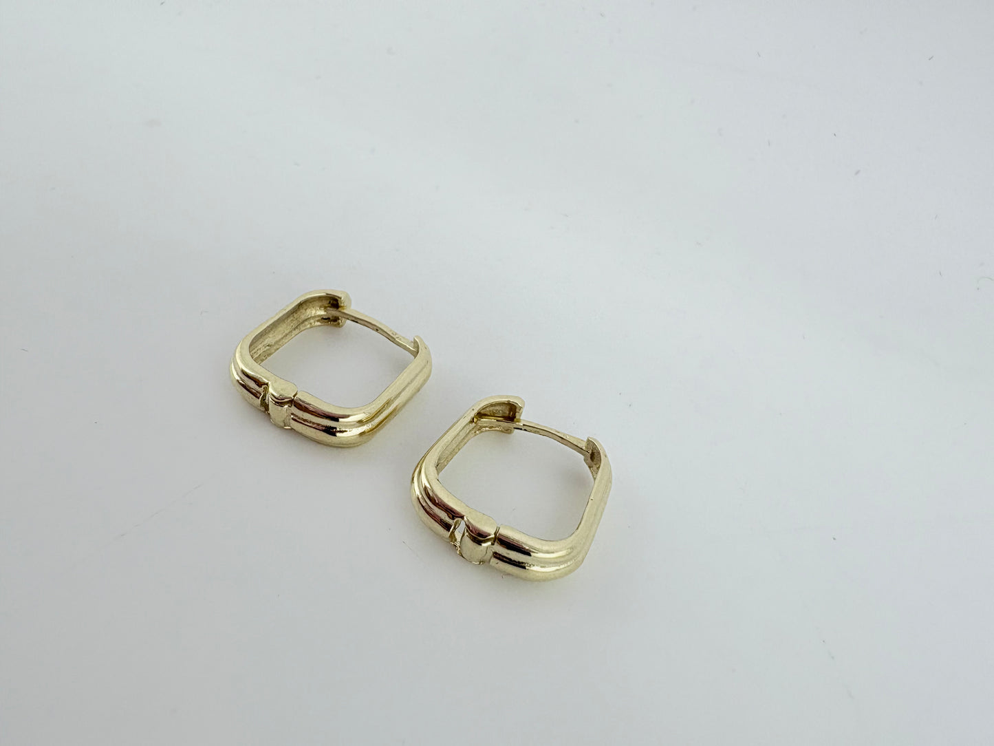 10K Gold Hoop