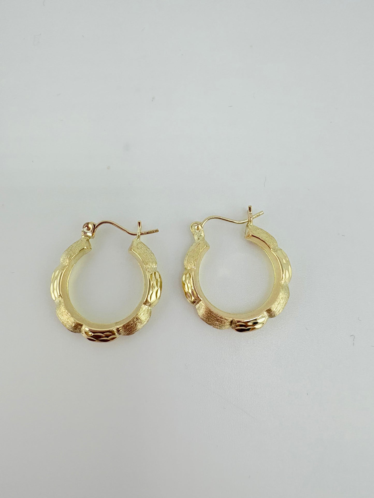 10K Gold Hoop