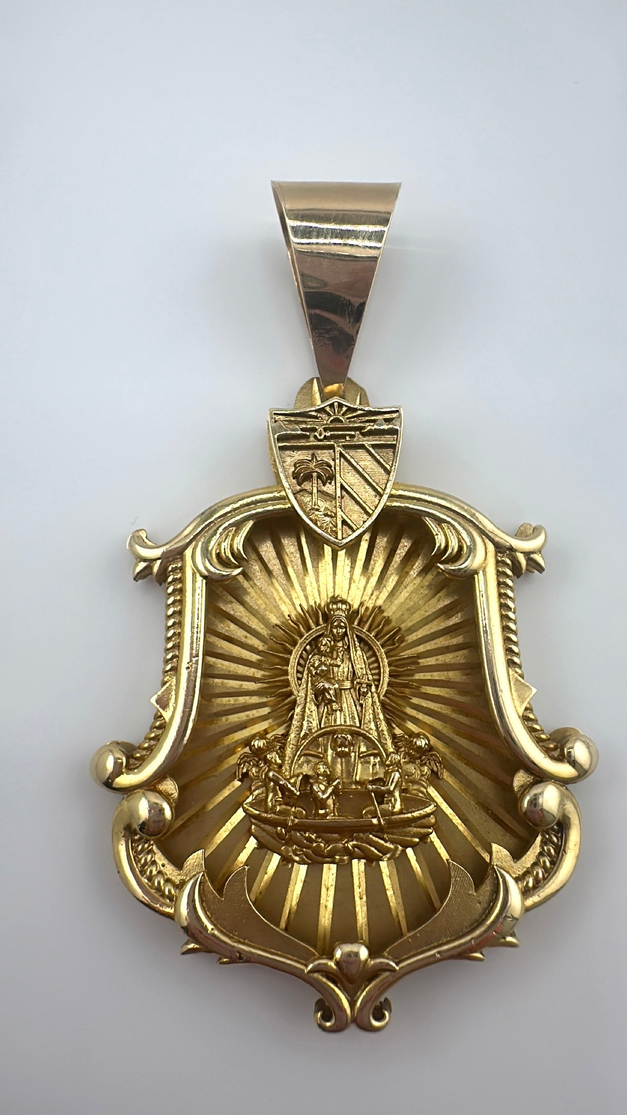 10K Dije De Caridad Del Cobre