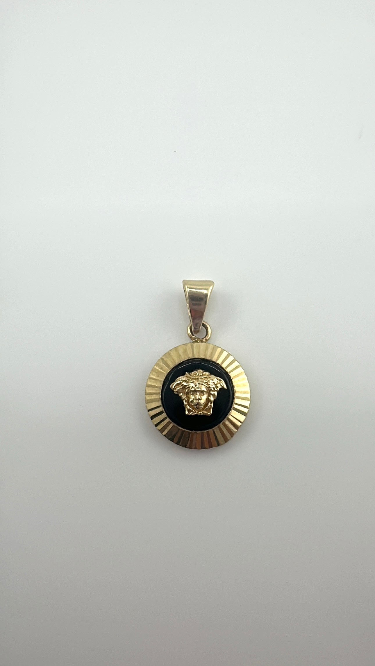 10K Pendant